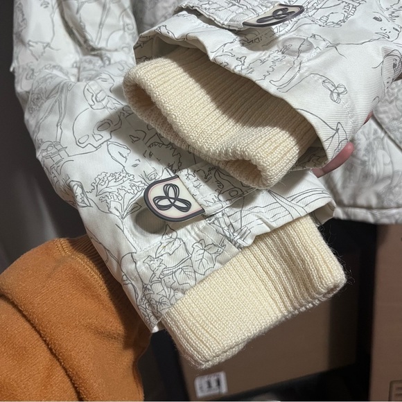 Aritzia TNA Kaleidoscope Hooded Jacket Graphic Medium White - Picture 5 of 10